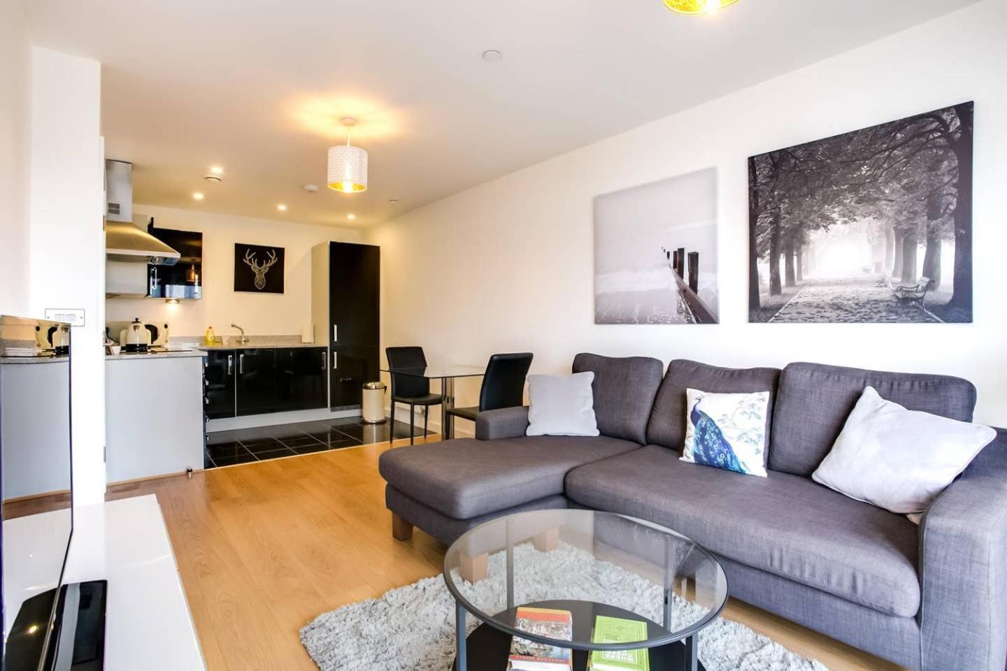Guestready - Comfort By The Thames, W/ Balcony لندن المظهر الخارجي الصورة