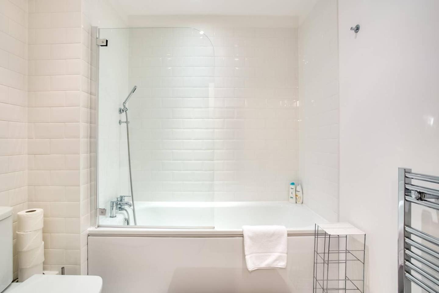 Guestready - Comfort By The Thames, W/ Balcony لندن المظهر الخارجي الصورة